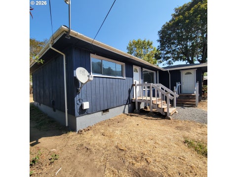 Tiny photo for 47533 Perkins St, Oakridge, OR 97463 (MLS # 100547284)
