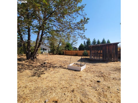 Tiny photo for 47533 Perkins St, Oakridge, OR 97463 (MLS # 100547284)