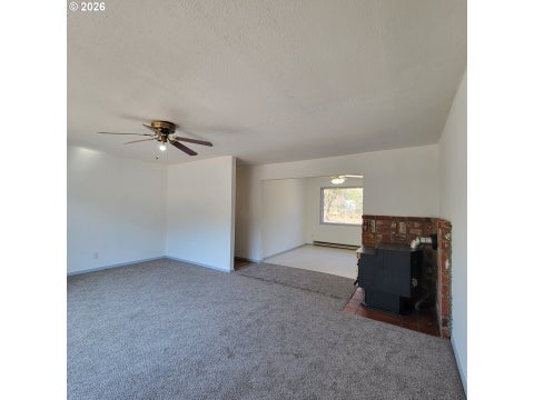 Tiny photo for 47533 Perkins St, Oakridge, OR 97463 (MLS # 100547284)