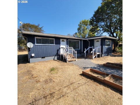 Photo of 47533 Perkins St, Oakridge, OR 97463 (MLS # 100547284)