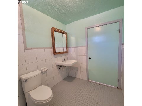 Tiny photo for 47533 Perkins St, Oakridge, OR 97463 (MLS # 100547284)