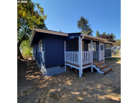 Tiny photo for 47533 Perkins St, Oakridge, OR 97463 (MLS # 100547284)