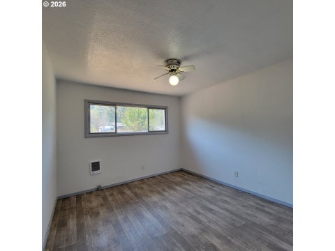 Tiny photo for 47533 Perkins St, Oakridge, OR 97463 (MLS # 100547284)