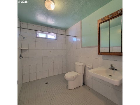 Tiny photo for 47533 Perkins St, Oakridge, OR 97463 (MLS # 100547284)