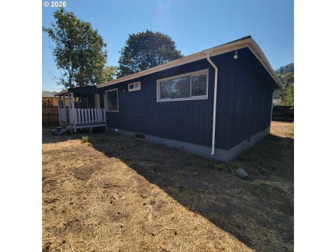 Tiny photo for 47533 Perkins St, Oakridge, OR 97463 (MLS # 100547284)