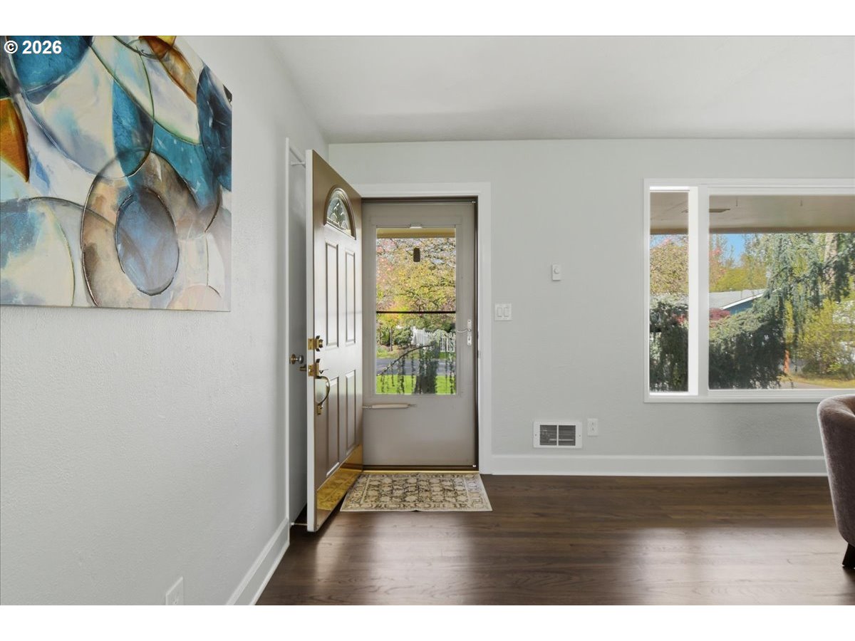 6901 NW CANYON CREST LOOP