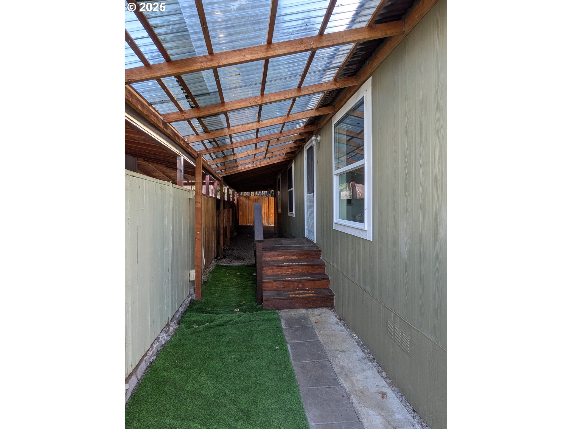 9700 SW TUALATIN RD 5