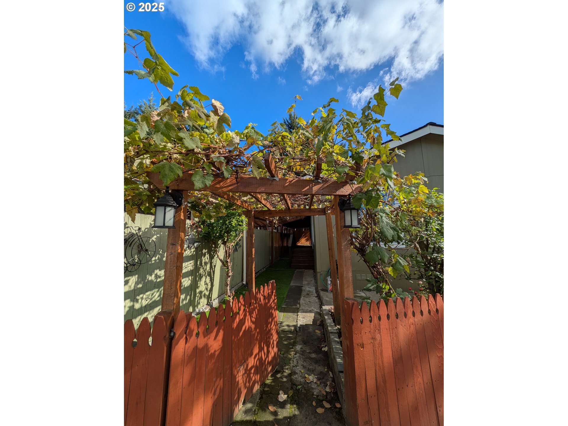 9700 SW TUALATIN RD 5