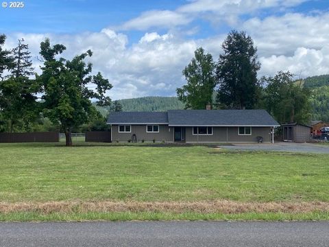 Photo of 82277 Davisson Rd, Creswell, OR 97426 (MLS # 712211087)