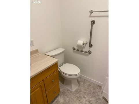 Tiny photo for 82277 Davisson Rd, Creswell, OR 97426 (MLS # 712211087)