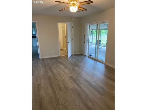Tiny photo for 82277 Davisson Rd, Creswell, OR 97426 (MLS # 712211087)