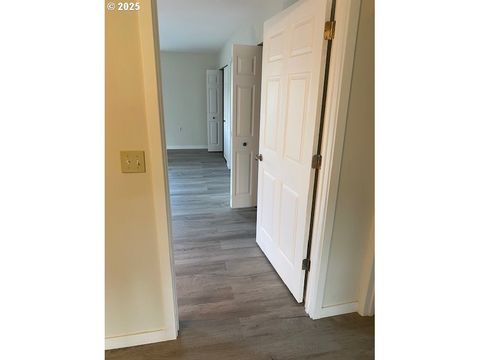 Tiny photo for 82277 Davisson Rd, Creswell, OR 97426 (MLS # 712211087)