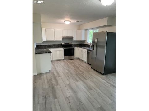 Tiny photo for 82277 Davisson Rd, Creswell, OR 97426 (MLS # 712211087)