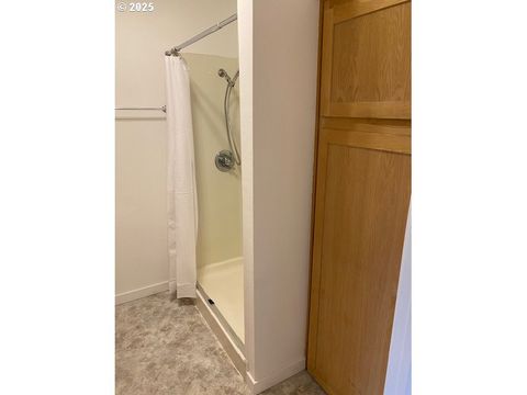 Tiny photo for 82277 Davisson Rd, Creswell, OR 97426 (MLS # 712211087)