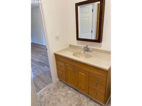 Tiny photo for 82277 Davisson Rd, Creswell, OR 97426 (MLS # 712211087)