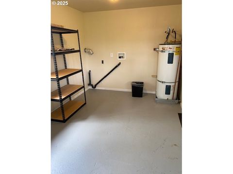 Tiny photo for 82277 Davisson Rd, Creswell, OR 97426 (MLS # 712211087)