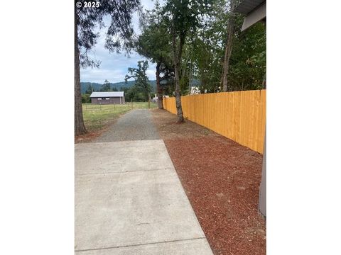 Tiny photo for 82277 Davisson Rd, Creswell, OR 97426 (MLS # 712211087)