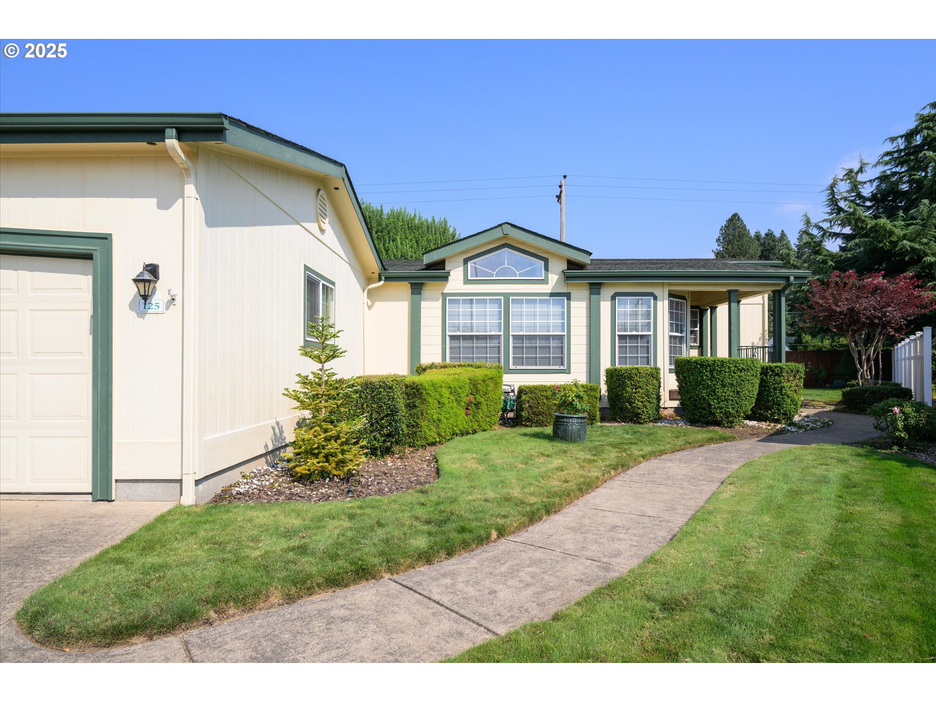 4055 ROYAL AVE 125