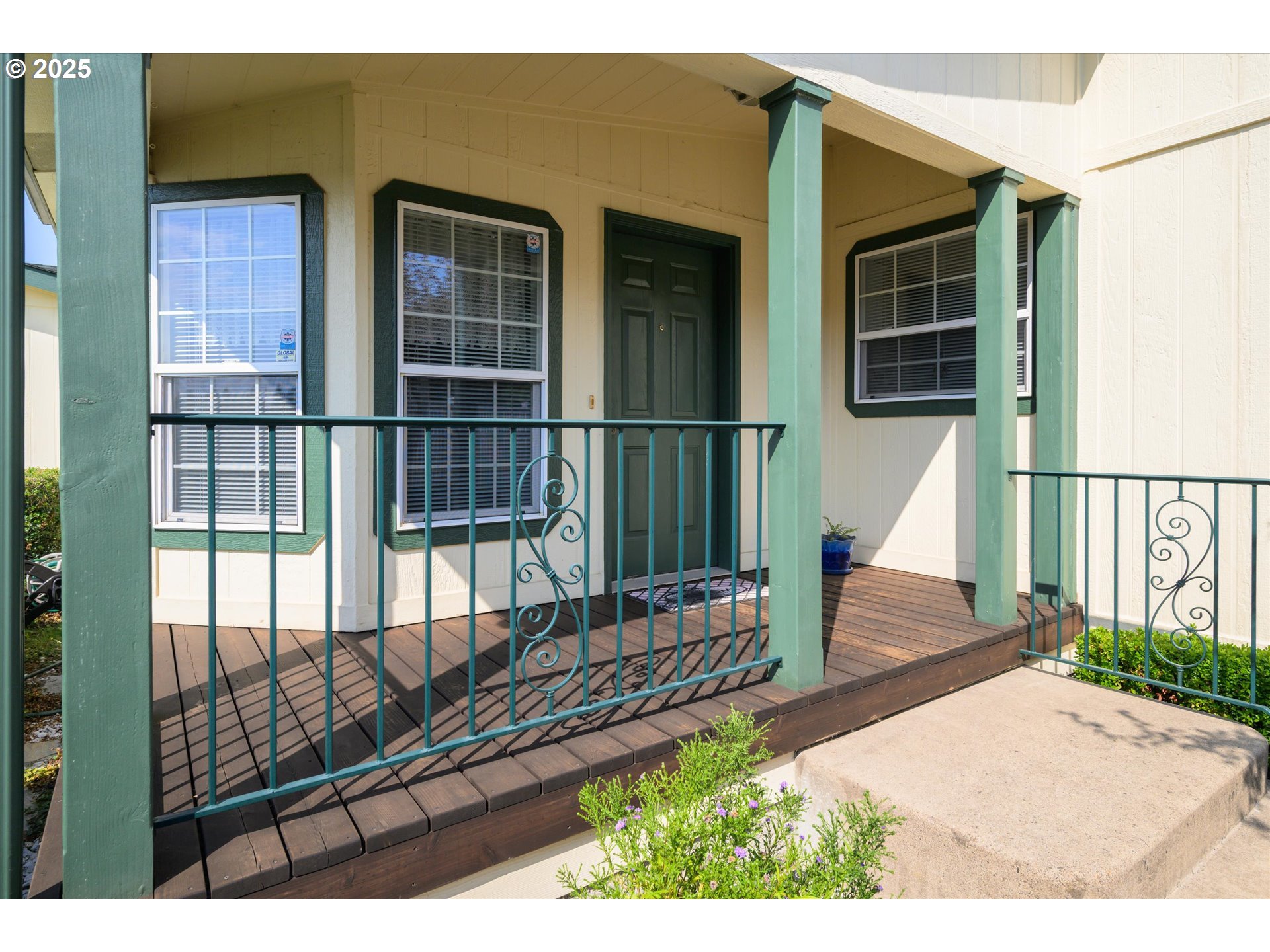 4055 ROYAL AVE 125