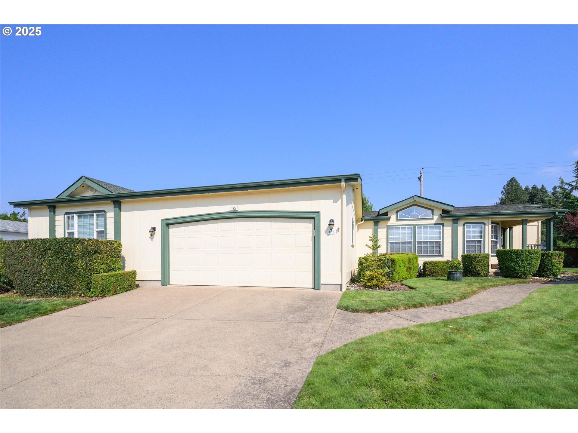 4055 ROYAL AVE 125