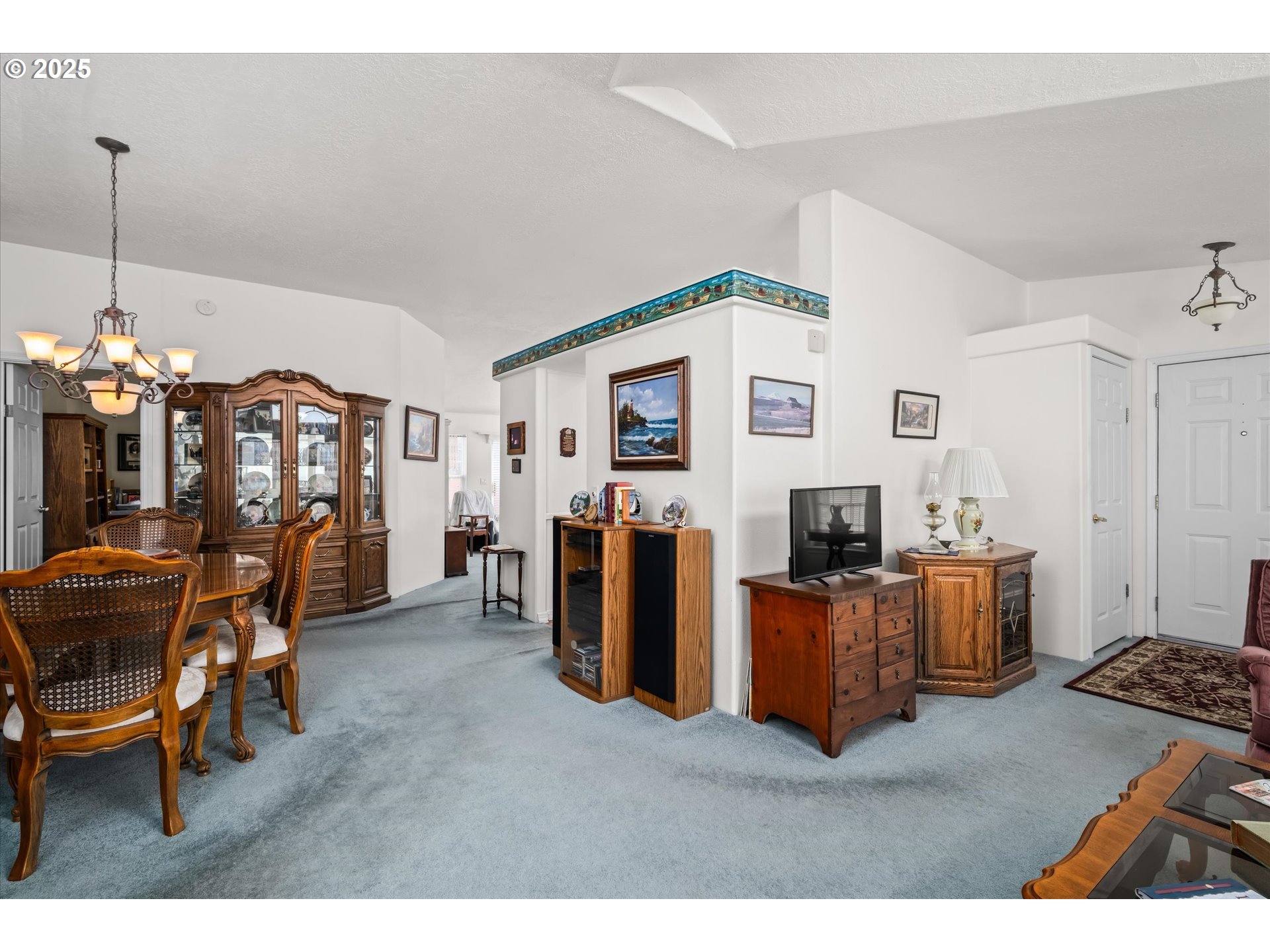 4055 ROYAL AVE 125