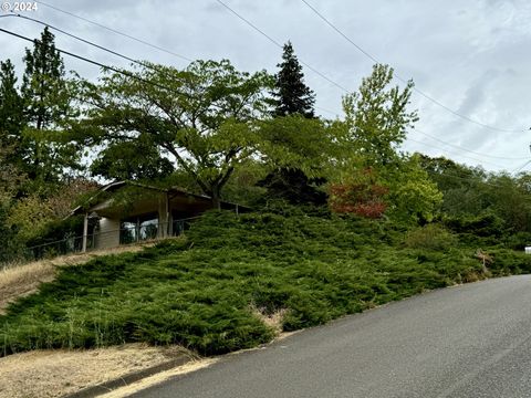 A home in Roseburg