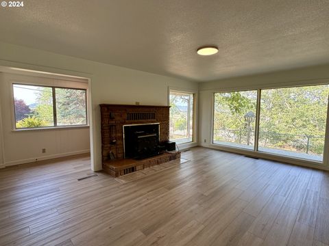 A home in Roseburg