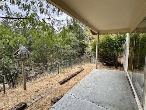 A home in Roseburg