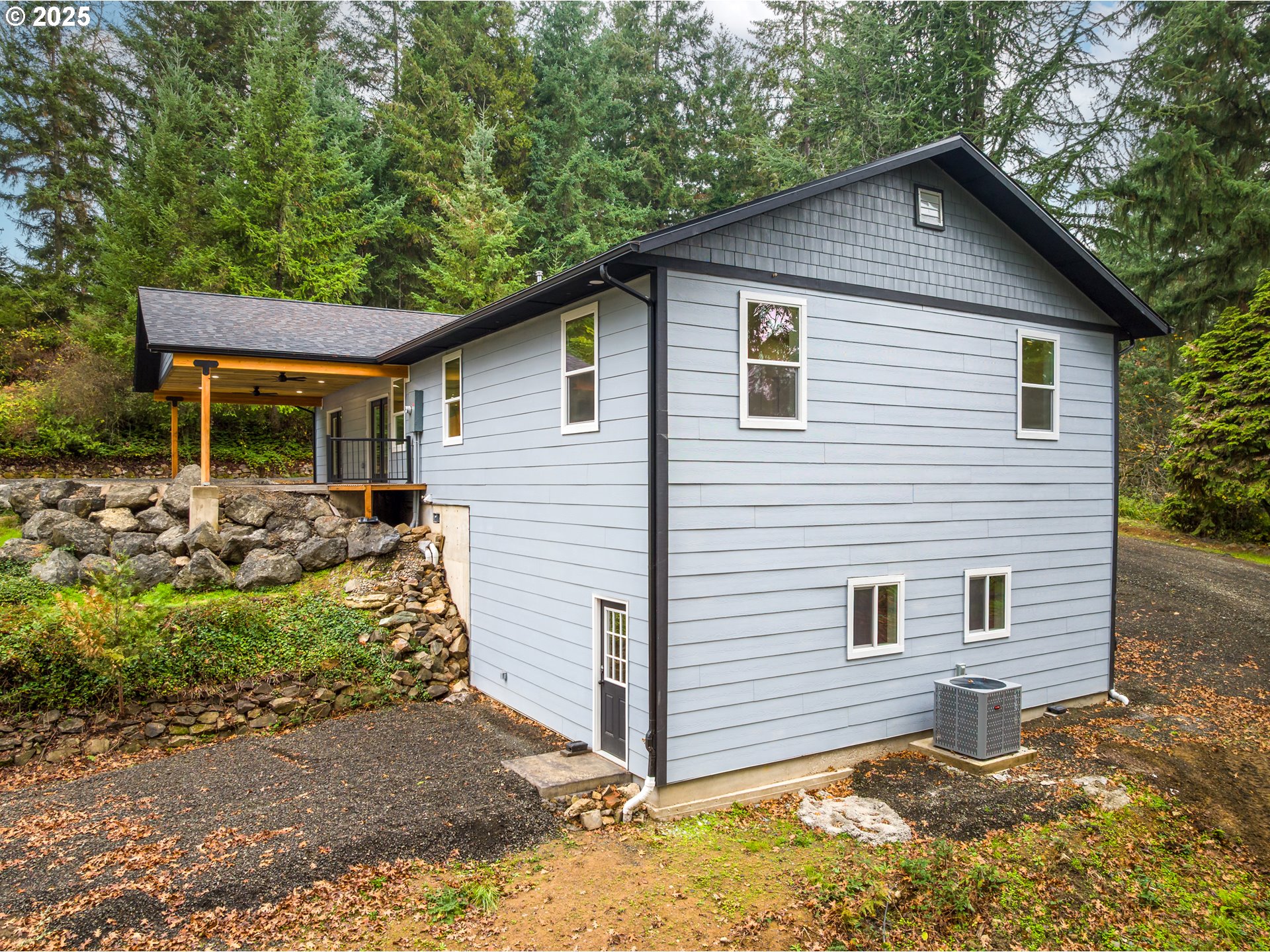 283 UPPER TERRACE LN