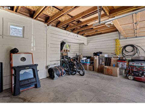 A home in Newberg