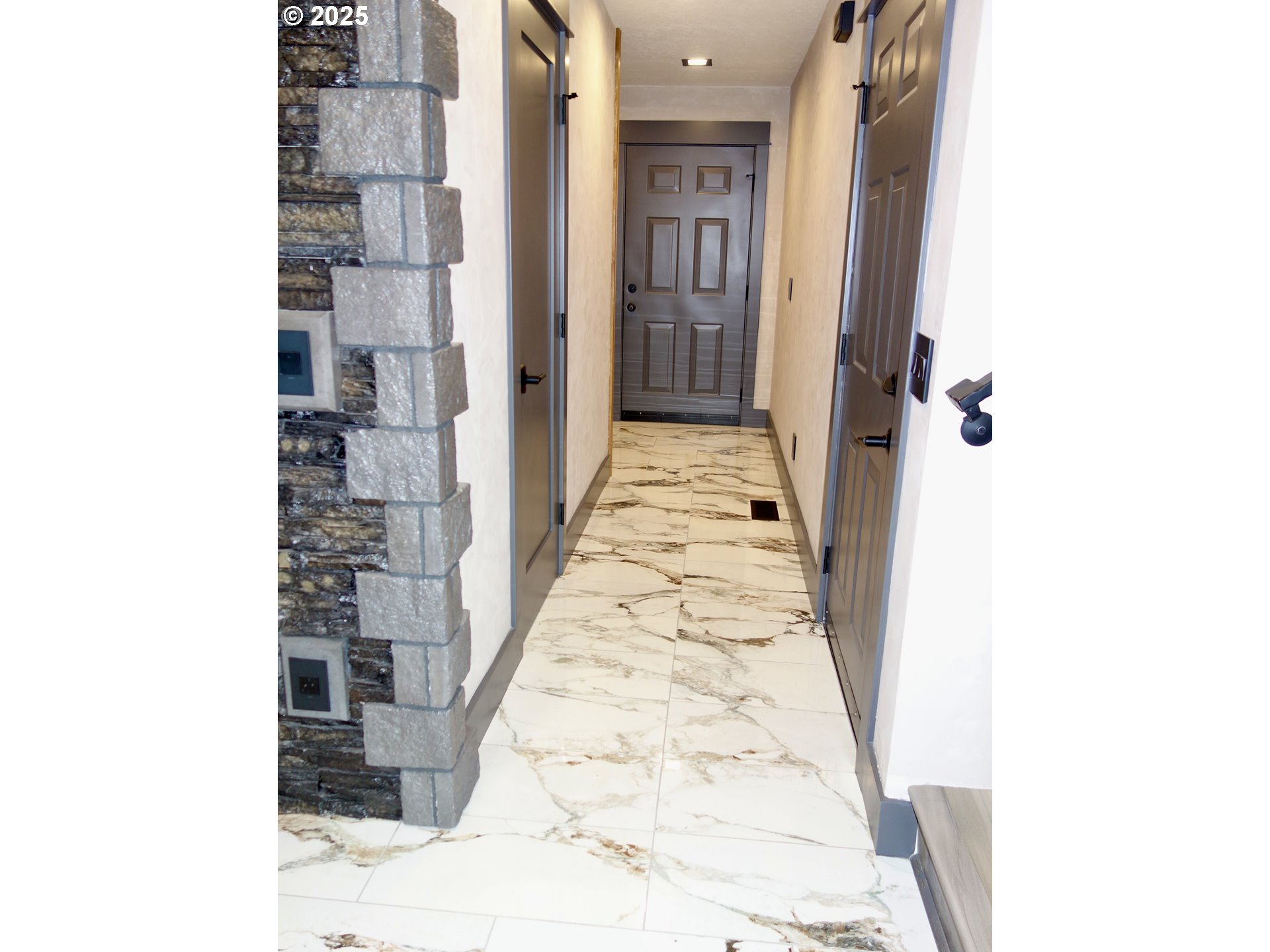 1455 SE COLUMBIA WAY