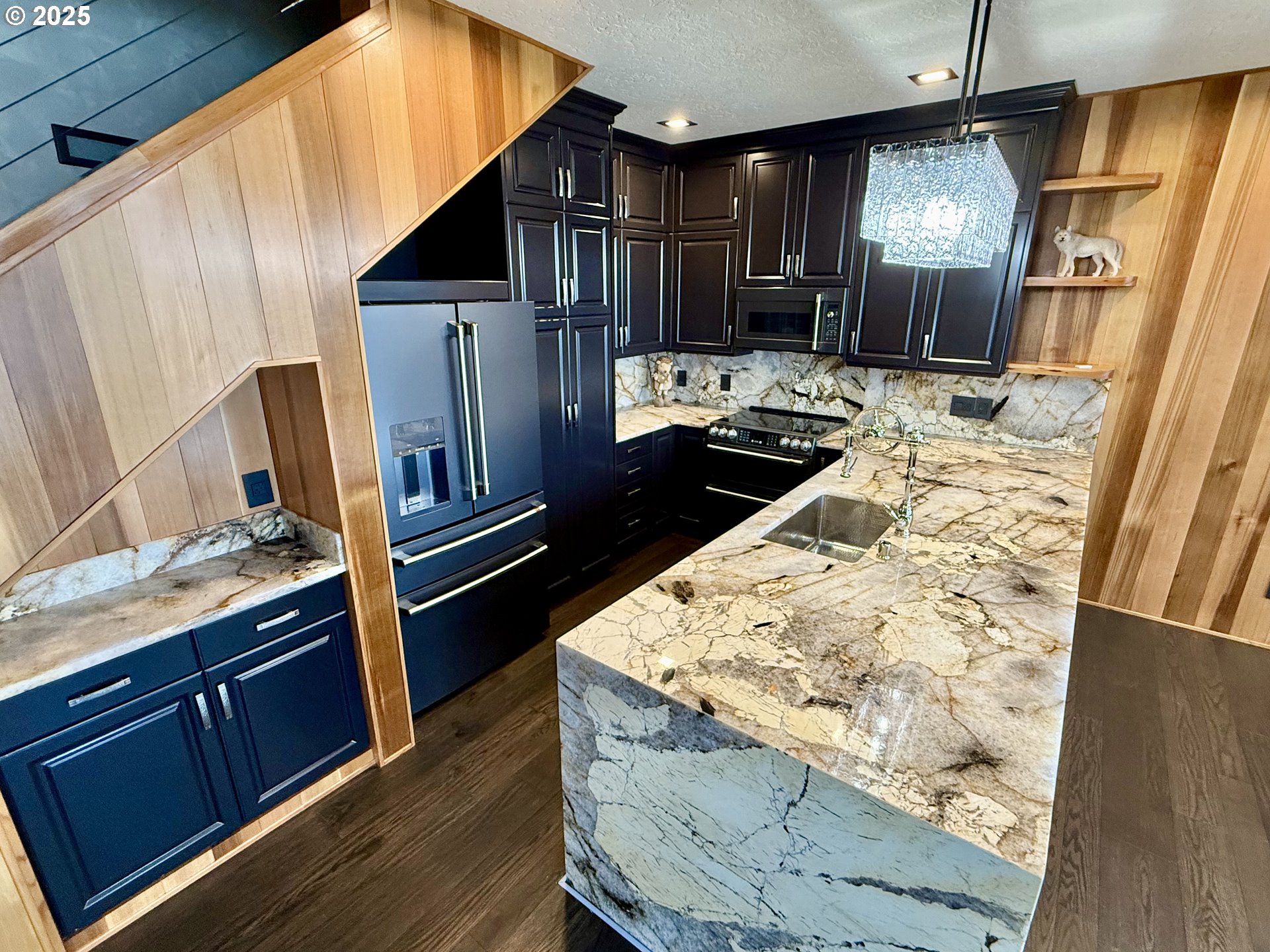 1455 SE COLUMBIA WAY