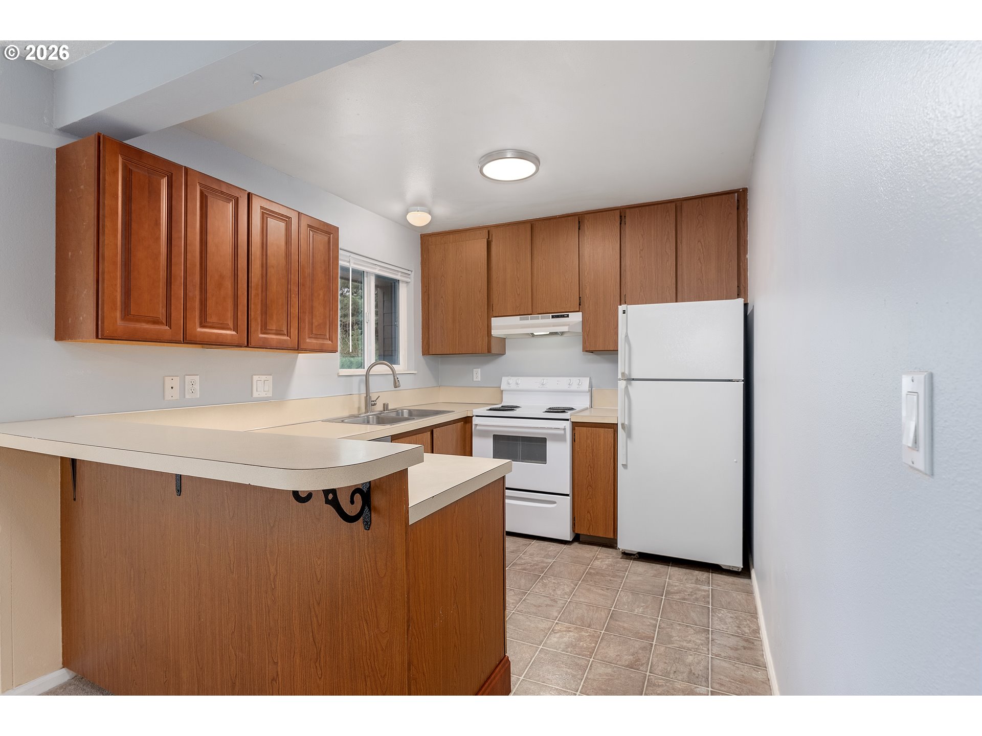 1040 Columbia Ridge DR 2