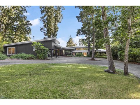 2606 SPRING BLVD Eugene OR 97403