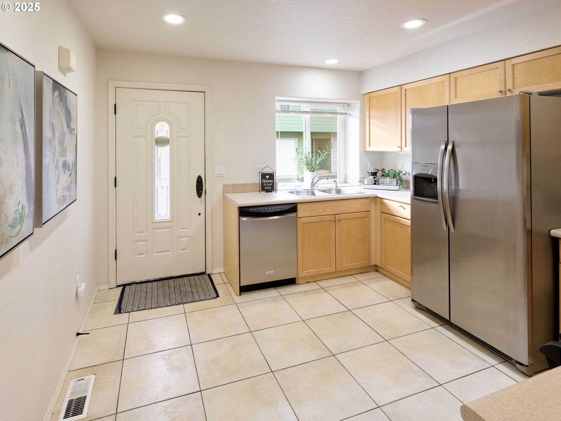 443 HARRIS LN