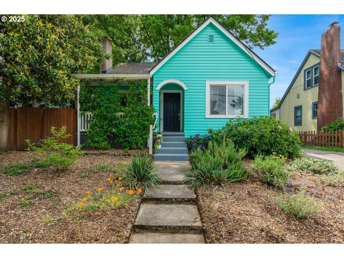 1716 N ROSA PARKS WAY
