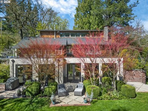 921 SW 57TH AVE Portland OR 97221