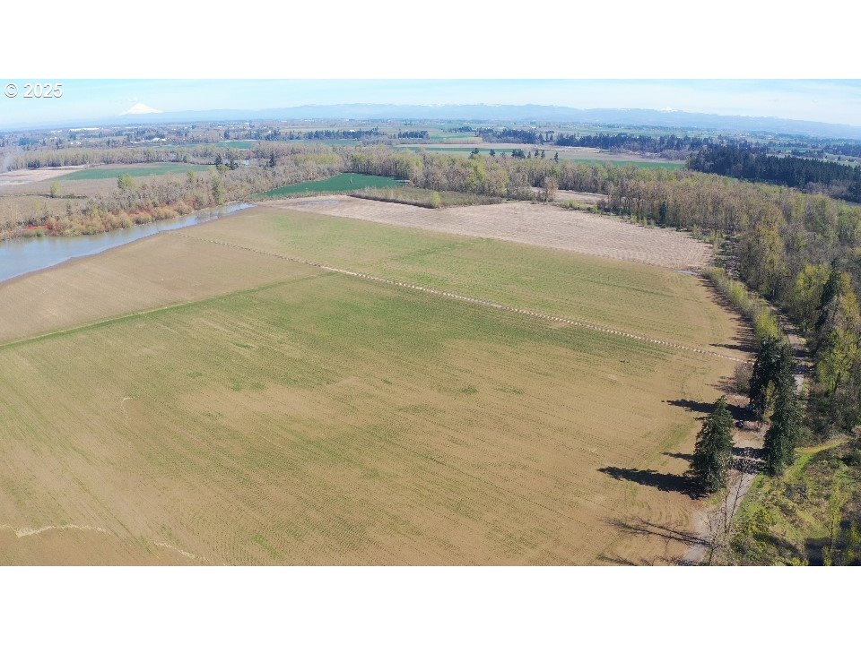 Dayton, Oregon 97114, United States, ,Residential,Active,98327