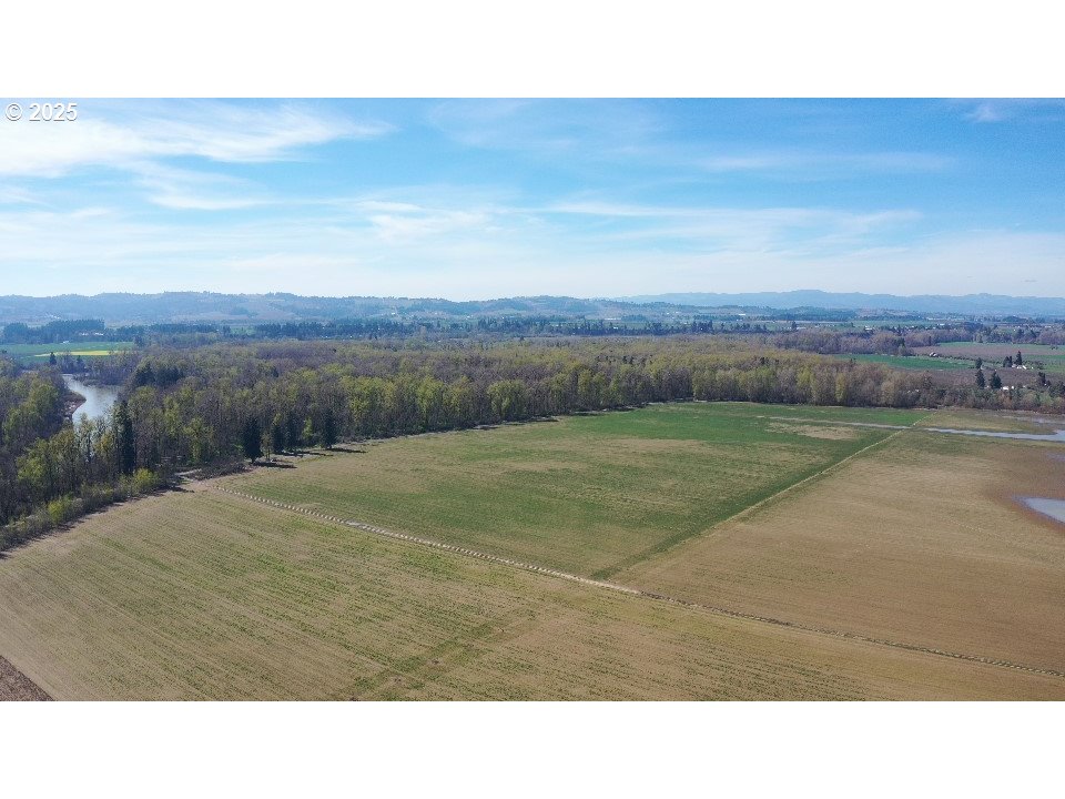 Dayton, Oregon 97114, United States, ,Residential,Active,98327