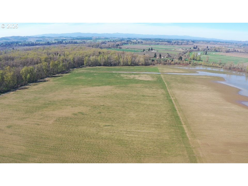 Dayton, Oregon 97114, United States, ,Residential,Active,98327