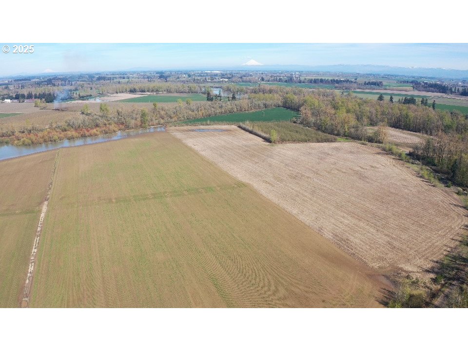 Dayton, Oregon 97114, United States, ,Residential,Active,98327