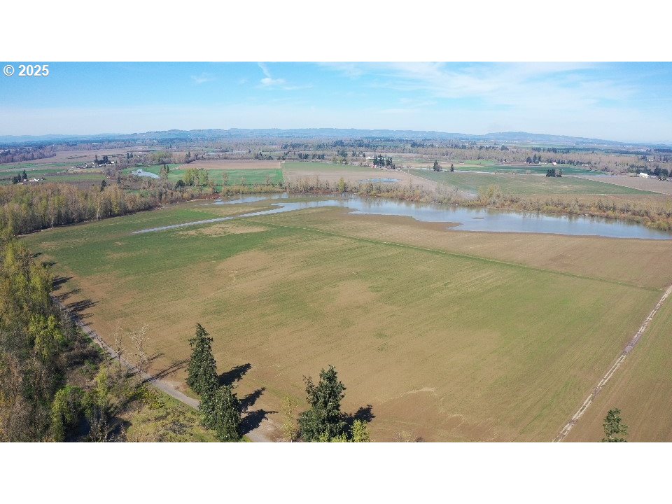 Dayton, Oregon 97114, United States, ,Residential,Active,98327