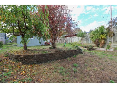 A home in Coquille