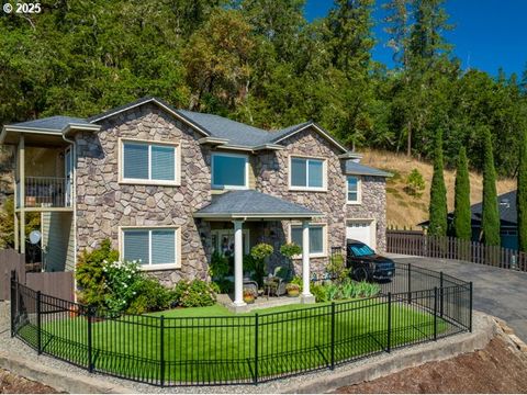 1584 NW AVERY ST Roseburg OR 97471