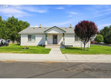 418 SW G ST Madras OR 97741
