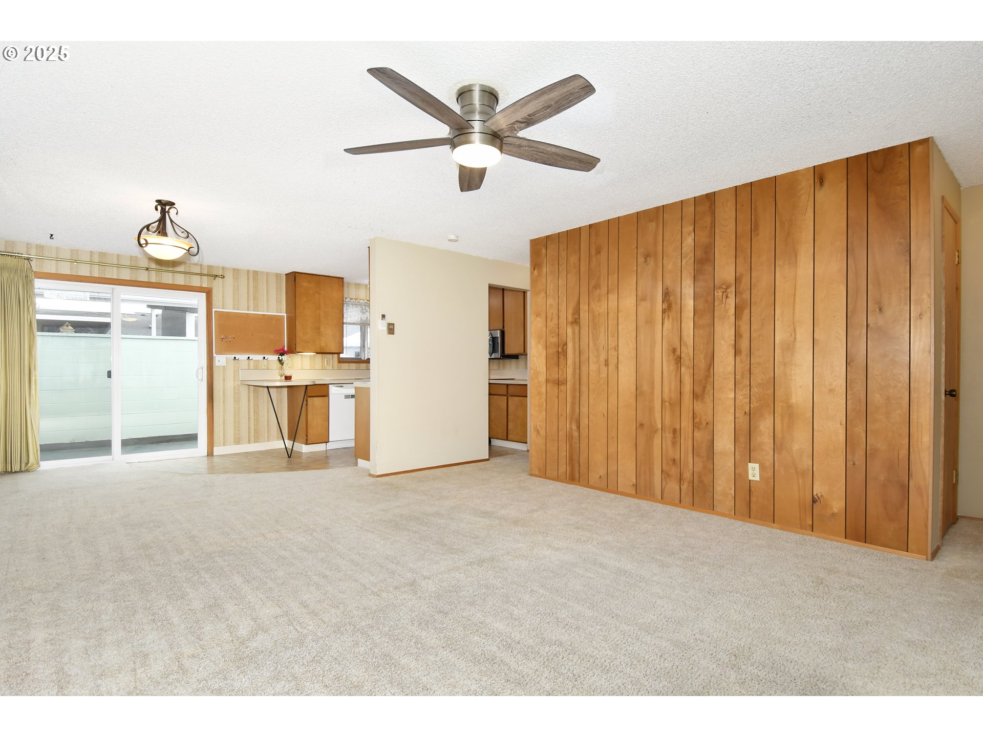 579 NE FLEMING AVE C-41