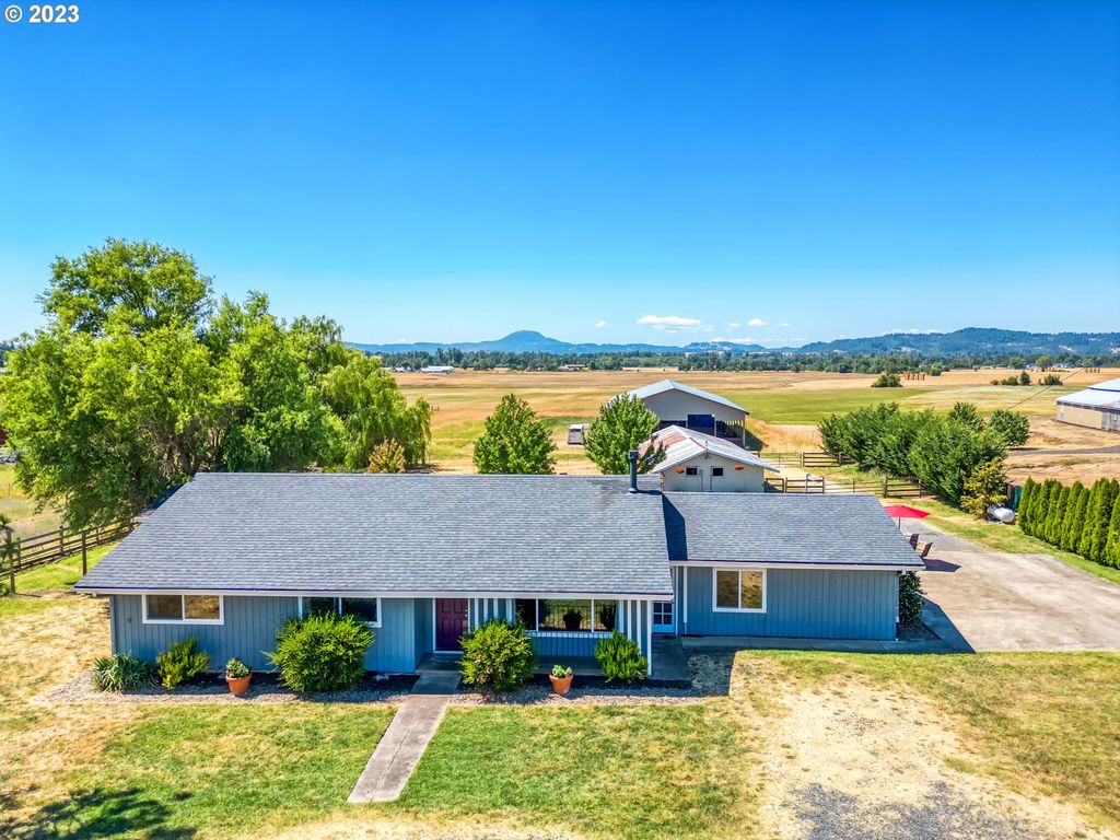 Photo for 83210 ENTERPRISE RD, Creswell, OR 97426 (MLS # 23129511)