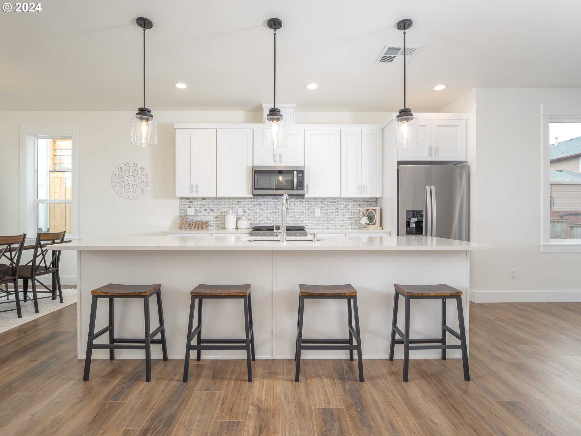374 George CT