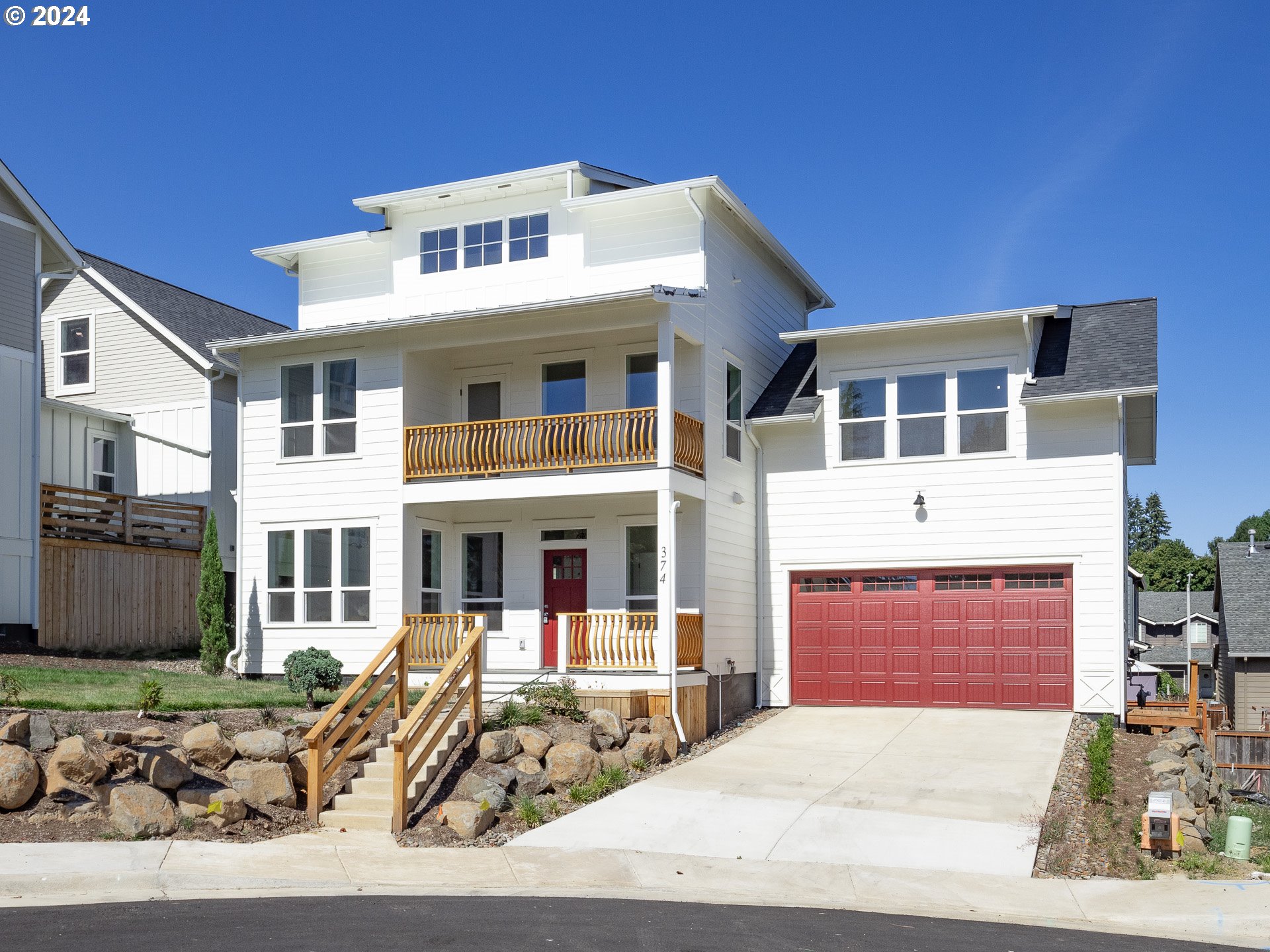 374 George CT