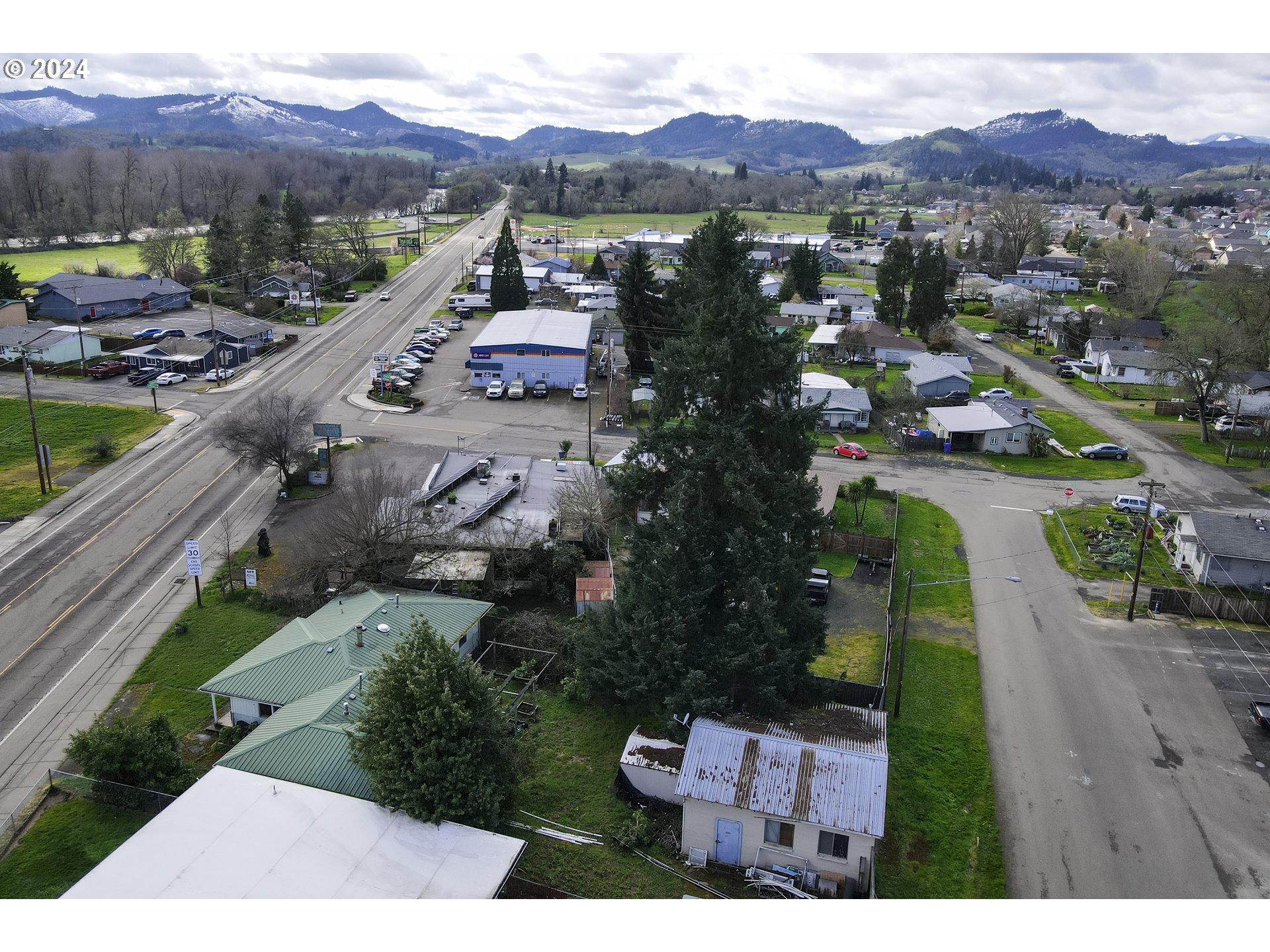 501 NW DOUGLAS BLVD